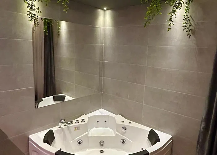 Seventh Oasis Apartment